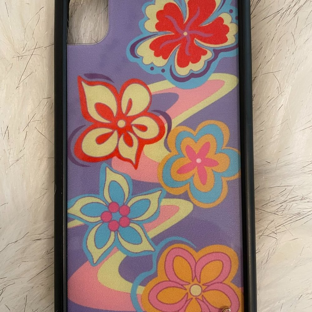 Wildflower iphone xr Surf's Up case good condition.